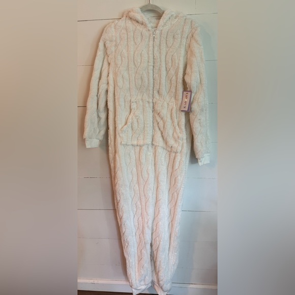 Cozy Cream Hooded Pajama Onesie Size L - Picture 1 of 3